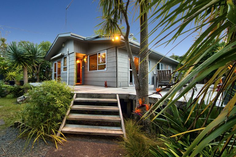 Photo of property in 113 Wirihana Road, Titirangi, Auckland, 0604