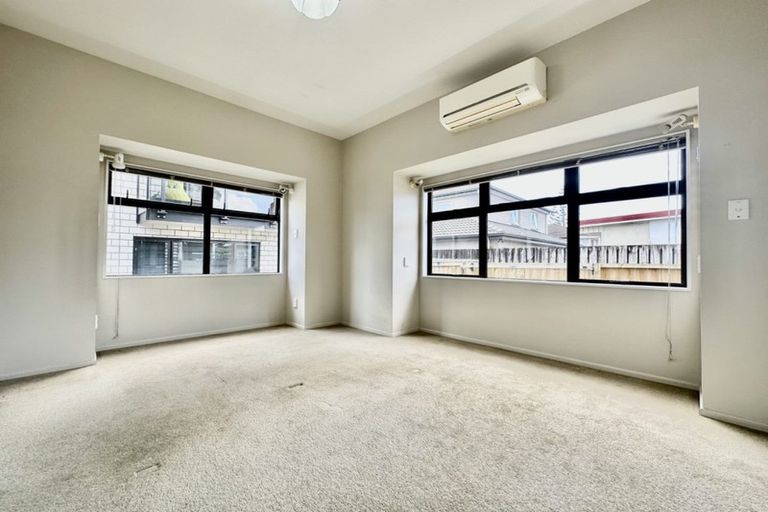 Photo of property in 10 Nicholson Avenue, Papatoetoe, Auckland, 2025