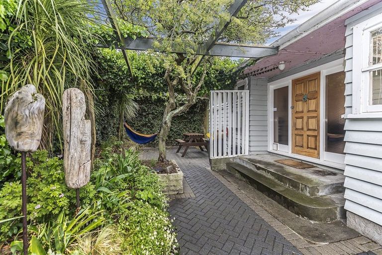 Photo of property in 87a Seatoun Heights Road, Seatoun, Wellington, 6022