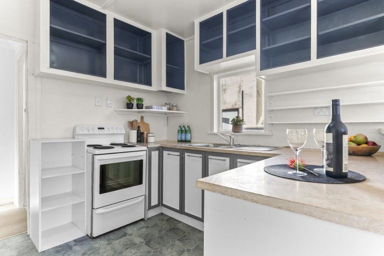 Photo of property in 108 Carrington Street, Lower Vogeltown, New Plymouth, 4310