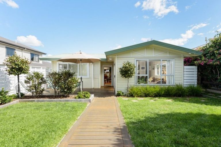 Photo of property in 12 Campbell Road, Mount Maunganui, 3116