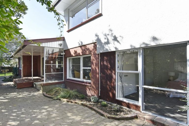 Photo of property in 910 Avonside Drive, Avondale, Christchurch, 8061