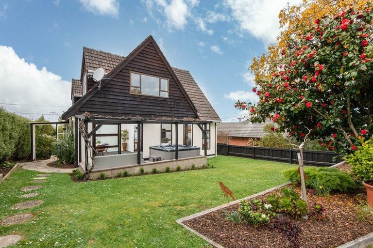 Photo of property in 3 Granville Terrace, Belleknowes, Dunedin, 9011