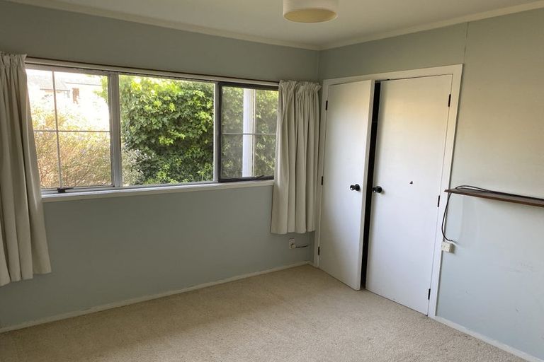 Photo of property in 98 Chelsea View Drive, Chatswood, Auckland, 0626