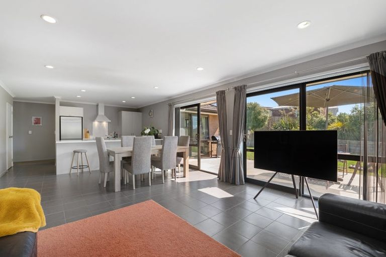 Photo of property in 39 Hamon Place, Pukehangi, Rotorua, 3015