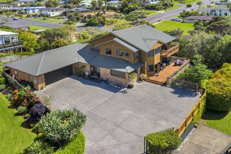 Photo of property in 9 Grovenor Drive, Orewa, 0931