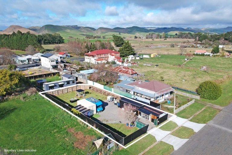 Photo of property in 36 Walter Street, Takapau, 4203
