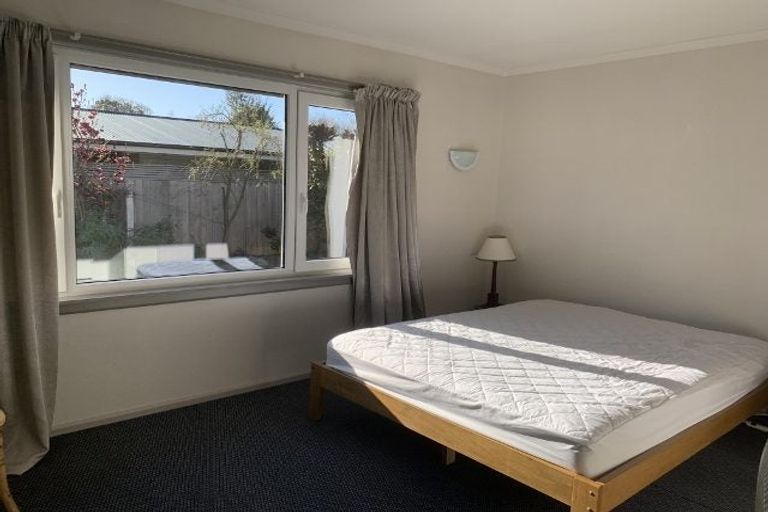 Photo of property in 354 Memorial Avenue, Burnside, Christchurch, 8053