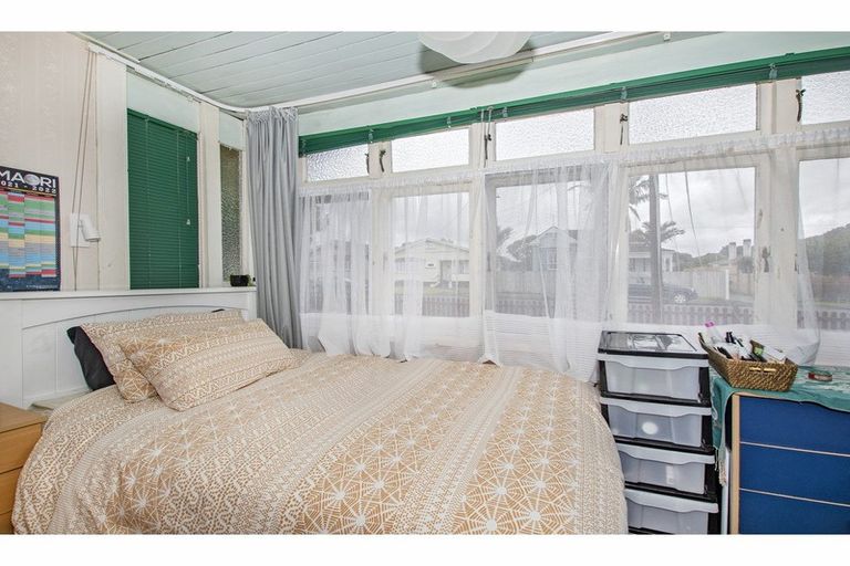 Photo of property in 8 Shortland Street, Regent, Whangarei, 0112