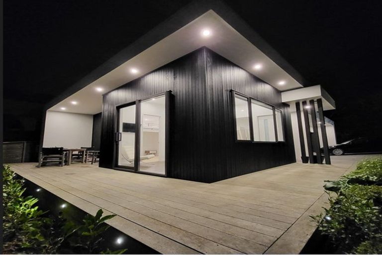 Photo of property in 13a Dillon Street, Lowry Bay, Lower Hutt, 5013