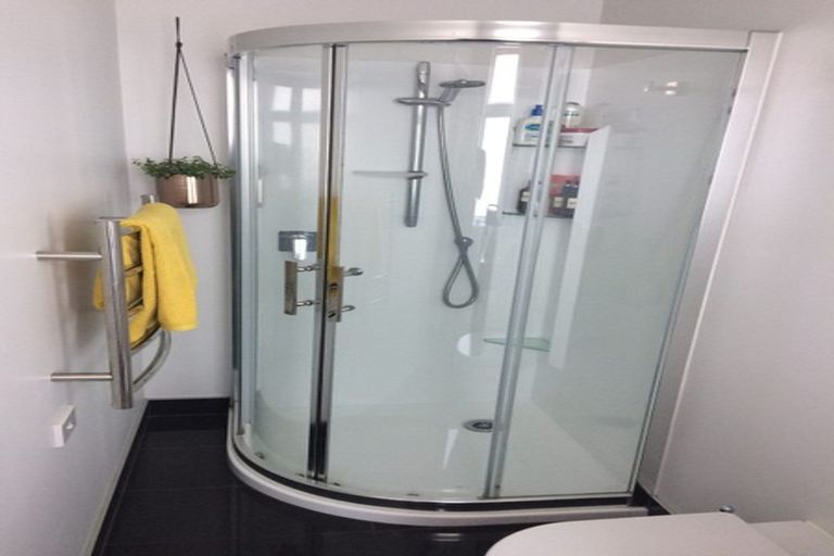 Photo of property in 1/97 Beresford Street, Bayswater, Auckland, 0622