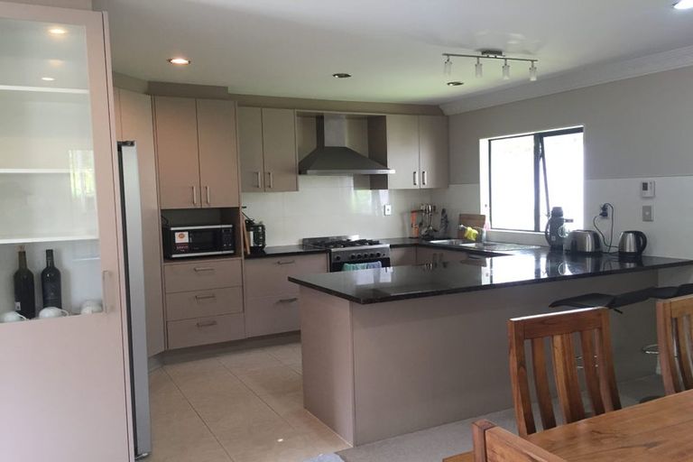 Photo of property in 1 Mana Lane, Pinehill, Auckland, 0632