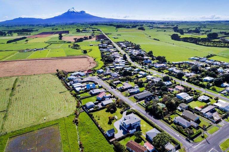 Photo of property in 3 Ponderosa Place, Opunake, 4616