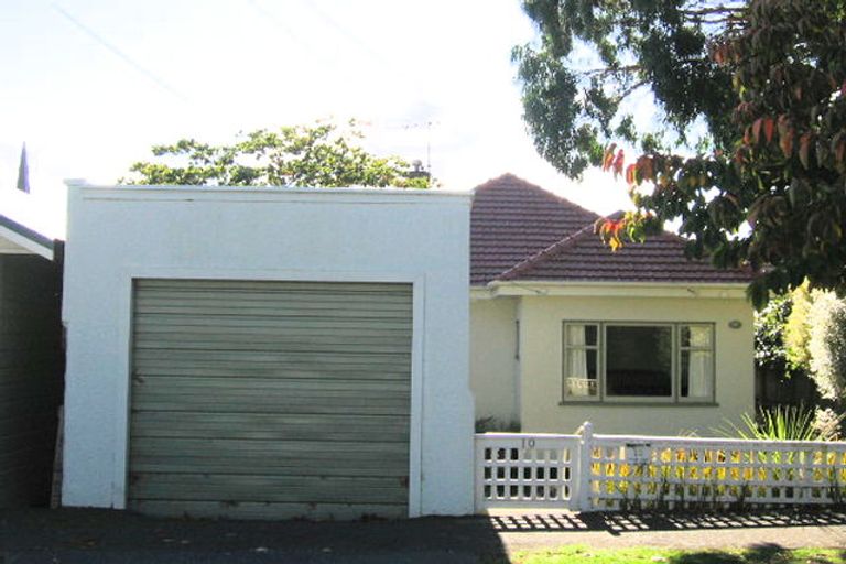 Photo of property in 10 Puriri Street, Eastbourne, Lower Hutt, 5013