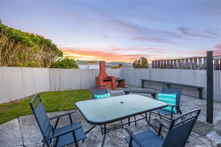 Photo of property in 3 Toporoa View, Ascot Park, Porirua, 5024