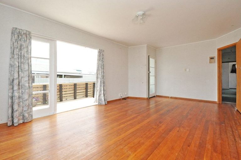 Photo of property in 104 Cargill Street, Papakura, 2110