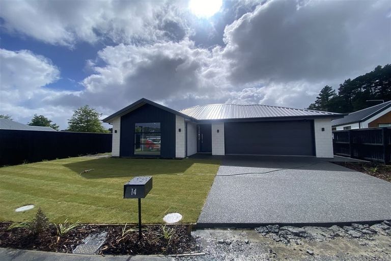 Photo of property in 14 Dray Place, Halswell, Christchurch, 8025