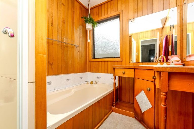 Photo of property in 63 Breakwater Road, Moturoa, New Plymouth, 4310