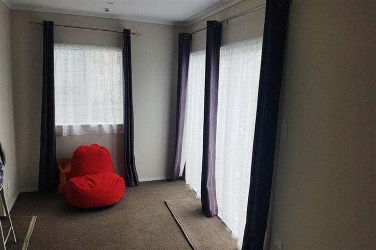 Photo of property in 94 Chislehurst Street, Henderson, Auckland, 0612