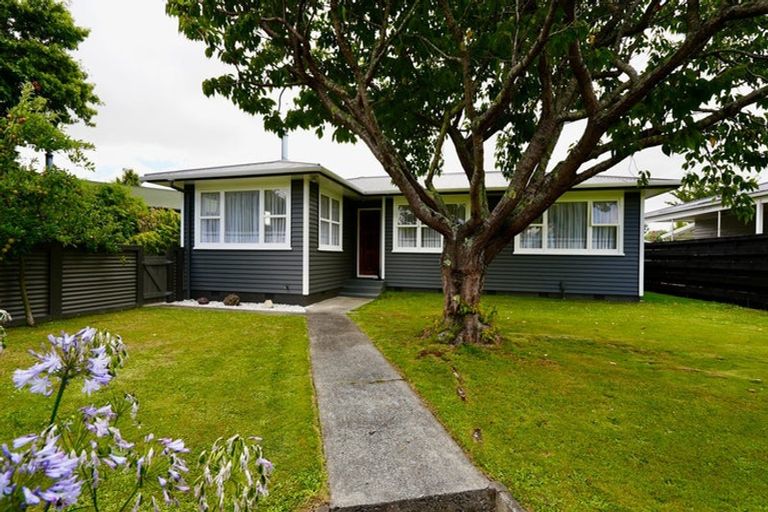 Photo of property in 112 Ruamahanga Crescent, Terrace End, Palmerston North, 4410
