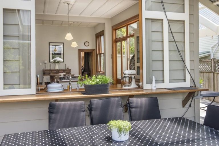 Photo of property in 1 Kerr Street, Devonport, Auckland, 0624