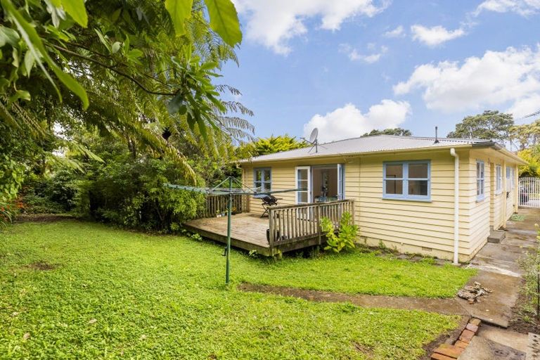 Photo of property in 4 Arapiko Street, Johnsonville, Wellington, 6037