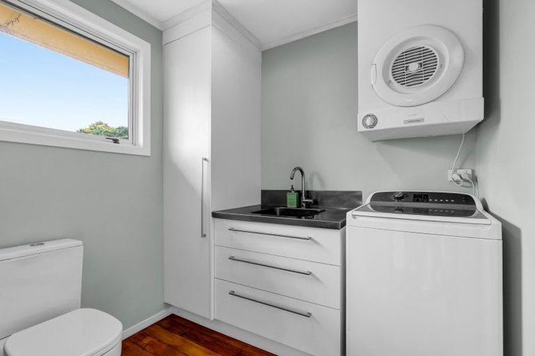 Photo of property in 239 Mangorei Road, Merrilands, New Plymouth, 4312