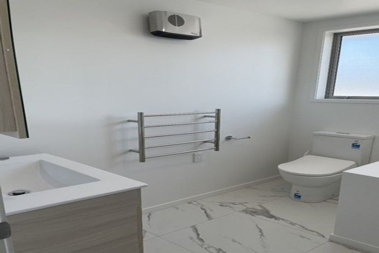 Photo of property in 11/22 Yeovil Road, Te Atatu Peninsula, Auckland, 0610