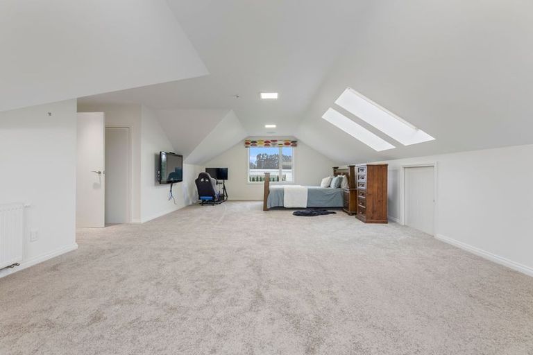 Photo of property in 100 Wingatui Road, Mosgiel, 9024