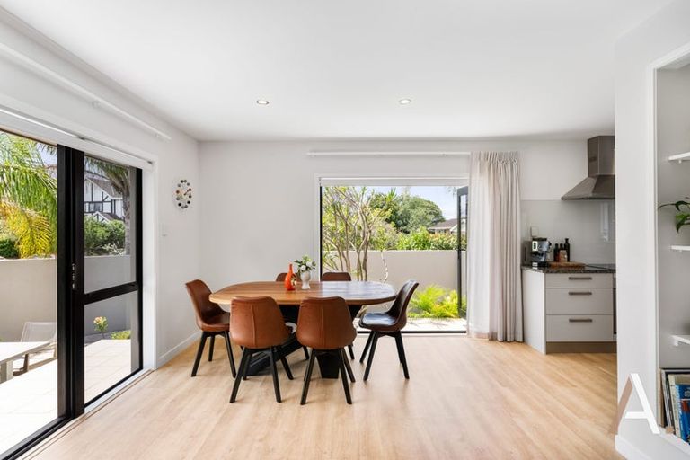 Photo of property in 15a Thatcher Street, Mission Bay, Auckland, 1071