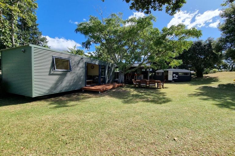 Photo of property in 106 Karaka Place, Matarangi, Whitianga, 3592