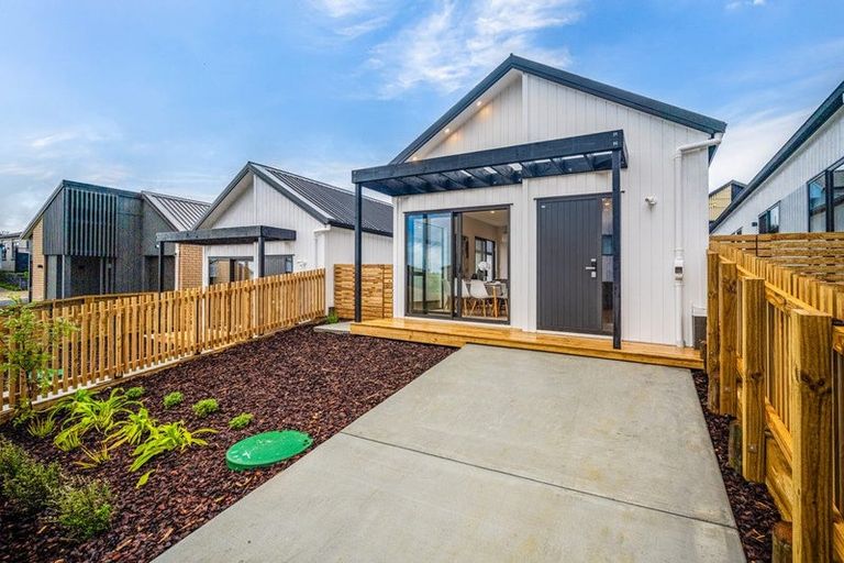 Photo of property in 7a Kotiu Place, Massey, 0614