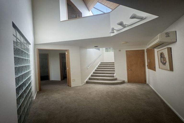 Photo of property in 1/19 Churchill Road, Murrays Bay, Auckland, 0630