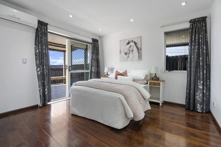 Photo of property in 627a Glenfield Road, Totara Vale, Auckland, 0629