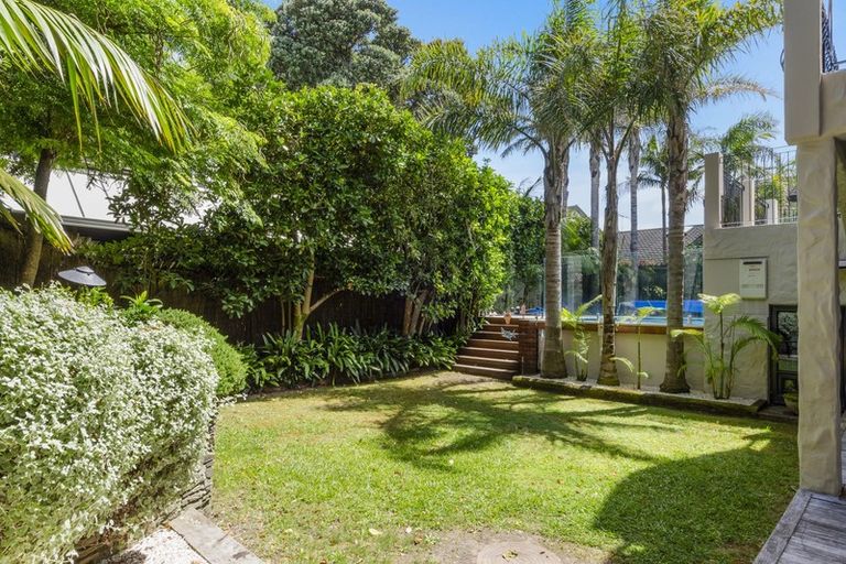 Photo of property in 1/60 Milford Road, Milford, Auckland, 0620