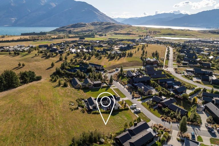 Photo of property in 19 Pendeen Crescent, Jacks Point, Queenstown, 9371