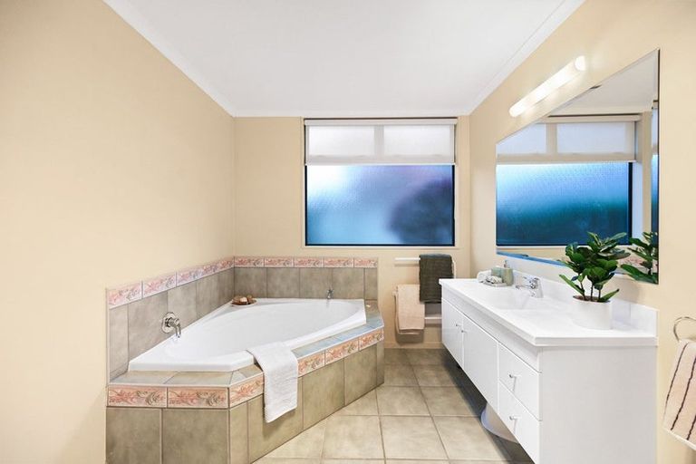 Photo of property in 75 Harrowfield Drive, Harrowfield, Hamilton, 3210