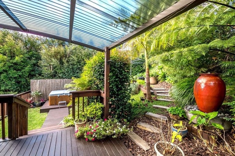 Photo of property in 6 Puketiro Place, Paihia, 0200