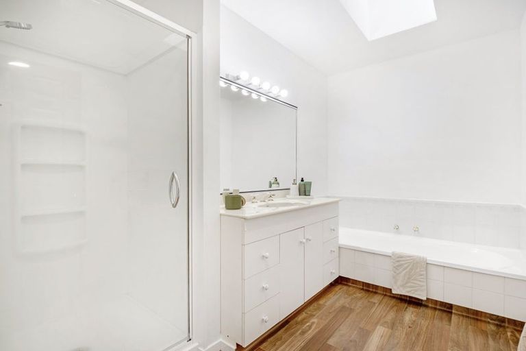 Photo of property in 221a Ngatai Road, Otumoetai, Tauranga, 3110