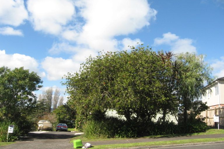 Photo of property in 6 Rotoiti Avenue, Pakuranga Heights, Auckland, 2010