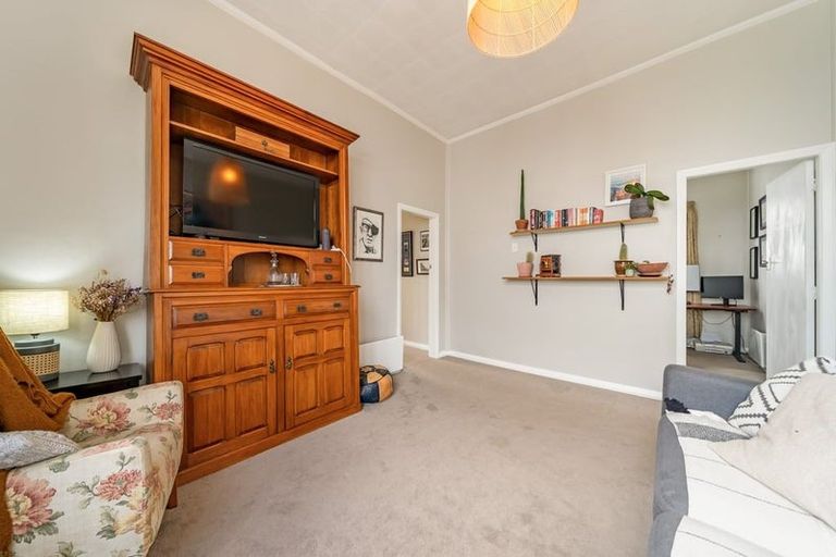 Photo of property in 9 East Street, Petone, Lower Hutt, 5012