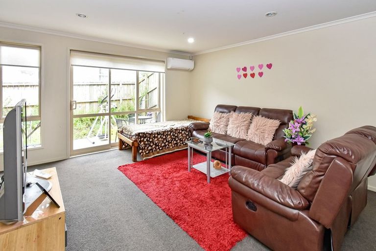 Photo of property in 32 Akeake Lane, Manurewa, Auckland, 2102