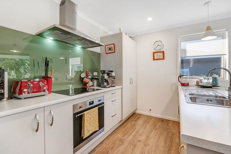 Photo of property in 30 Kawariki Road, Helensville, 0800