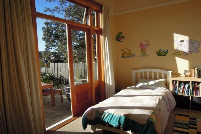 Photo of property in 16 Lawrence Street, Newtown, Wellington, 6021