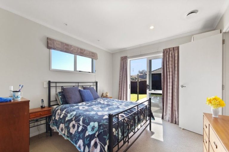 Photo of property in 27 Carroll Place, Owhata, Rotorua, 3010