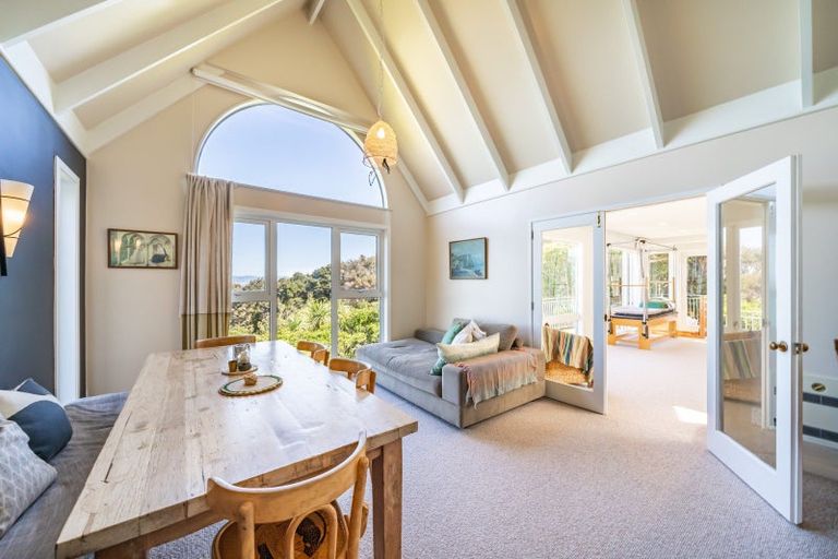 Photo of property in 28 Ngaumatau Road, Point Howard, Lower Hutt, 5013