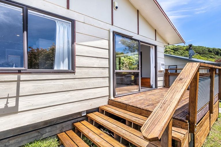 Photo of property in 23 Hookway Grove, Paraparaumu, 5032