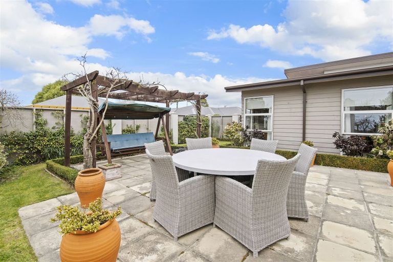 Photo of property in 6 Federer Lane, Bishopdale, Christchurch, 8053