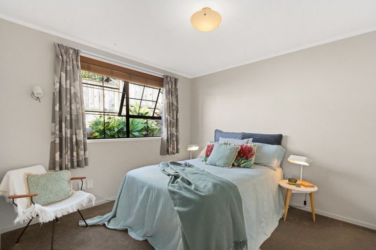 Photo of property in 6a Lucy Foster Lane, Red Beach, 0932