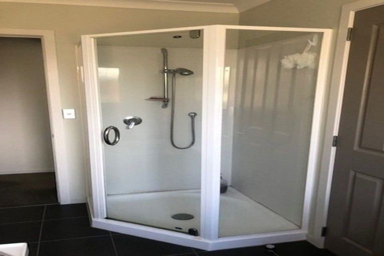 Photo of property in 66 Te Puia Drive, Aotea, Porirua, 5024